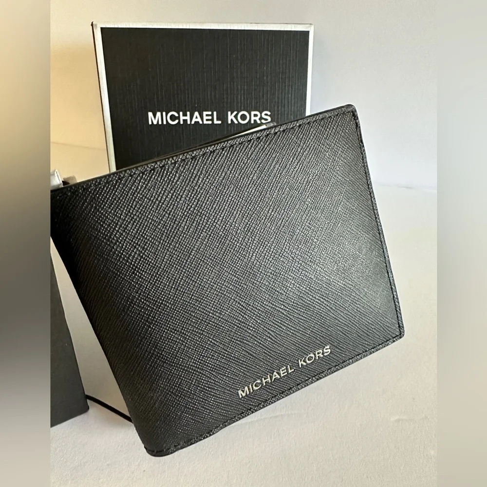 NWT Michael Kors Elegant Black Wallet